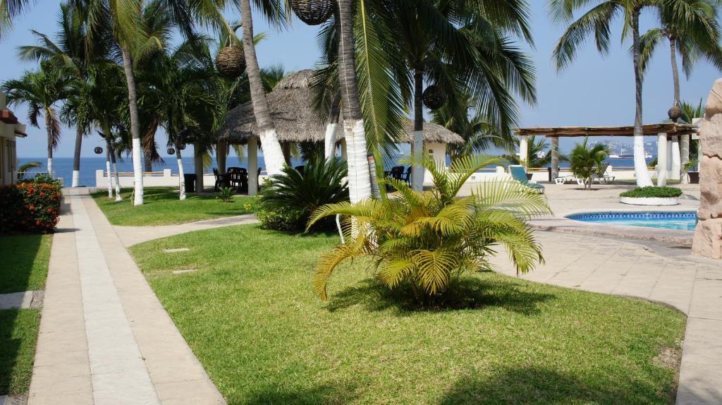 Coral Pacifico Hotel Y Villas Манзанило Екстериор снимка