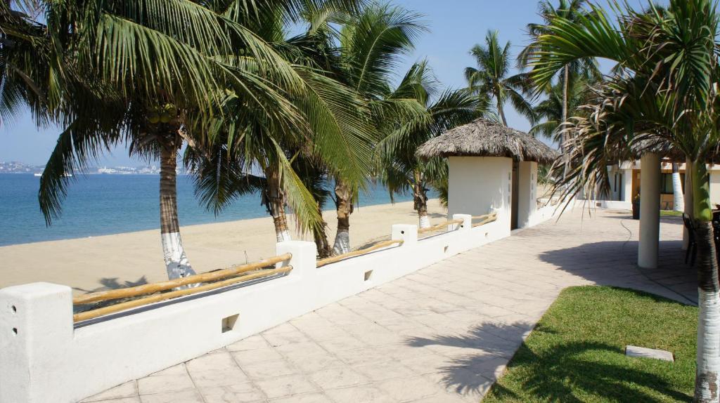 Coral Pacifico Hotel Y Villas Манзанило Екстериор снимка
