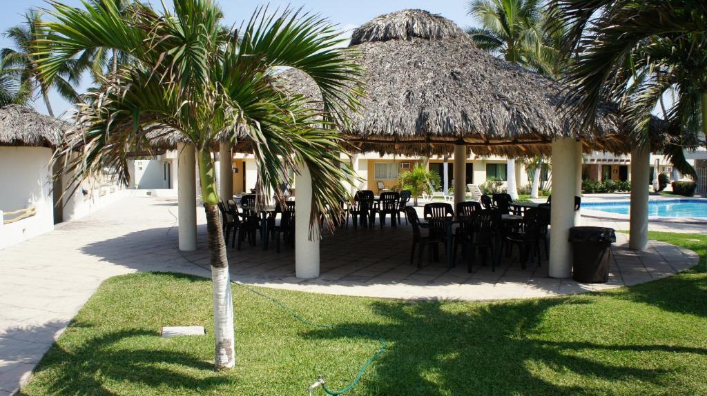 Coral Pacifico Hotel Y Villas Манзанило Екстериор снимка