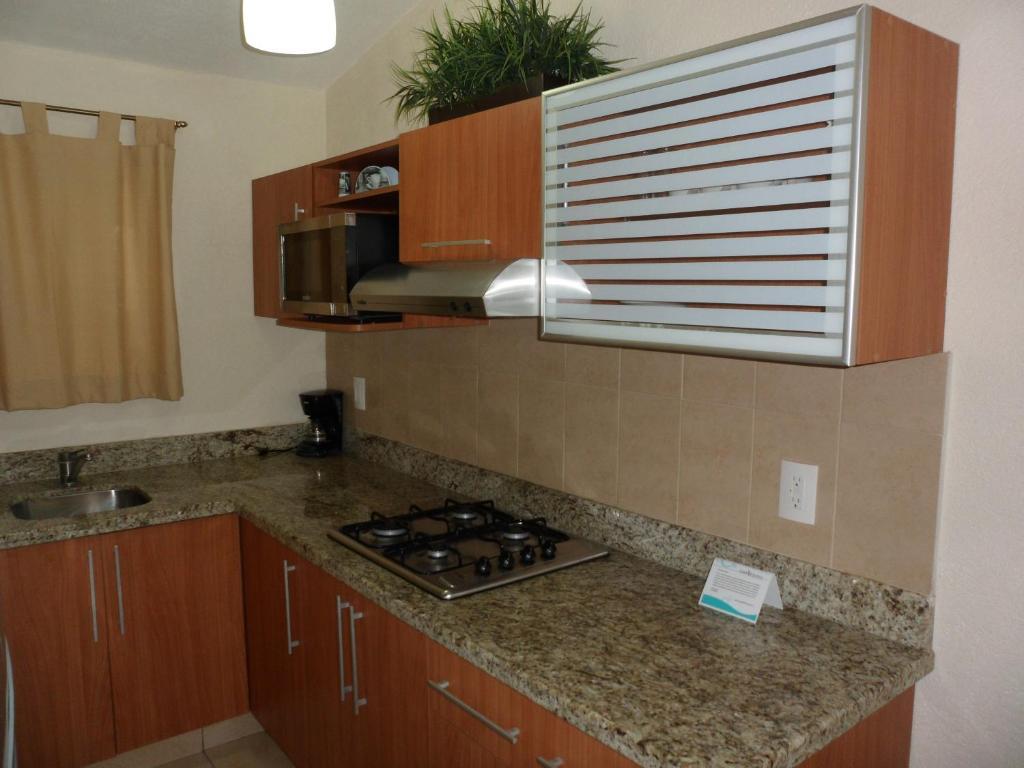 Coral Pacifico Hotel Y Villas Манзанило Екстериор снимка