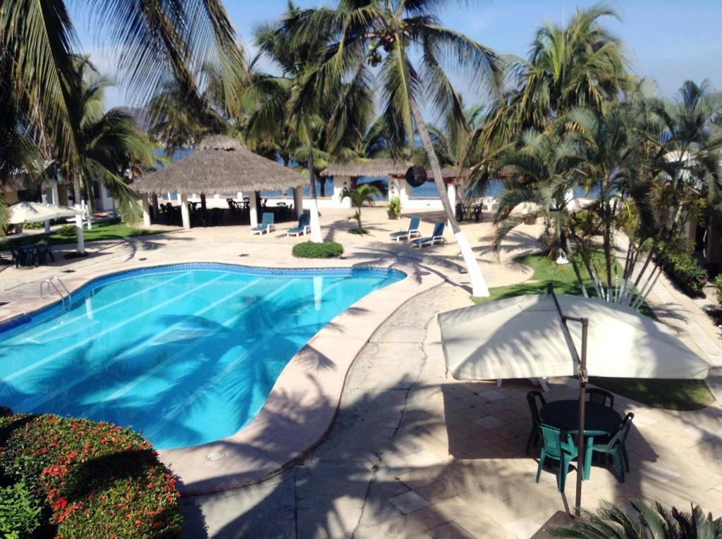 Coral Pacifico Hotel Y Villas Манзанило Екстериор снимка